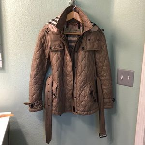 Burberry Women’s Short Finsbridge Quilted Coat